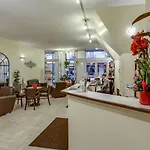 מלון Campanile Centre Gare 3*