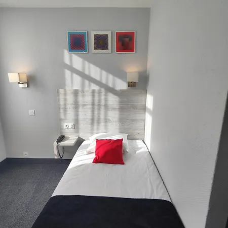 Campanile Centre Gare 3*