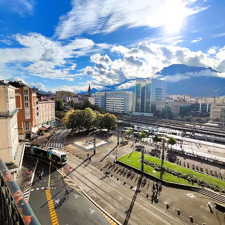 Отель Campanile Centre Gare 3*