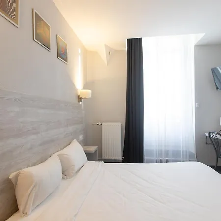 Campanile Centre Gare Готель 3*